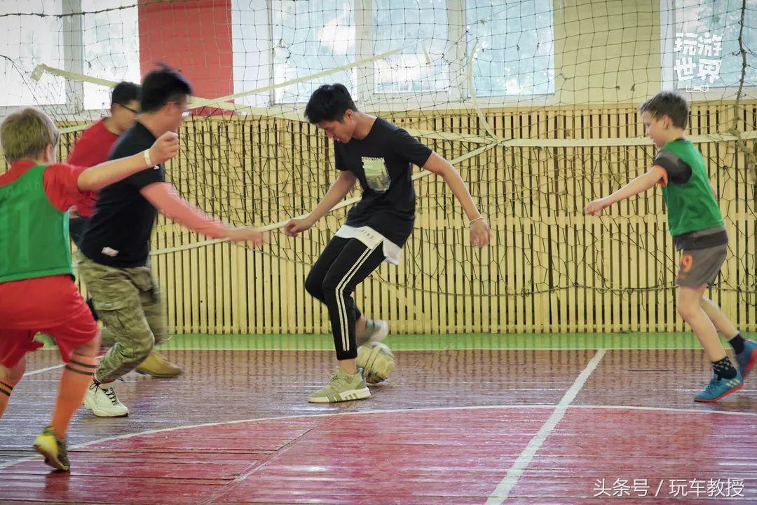 行李箱当“球门”！这SUV大得夸张！