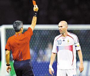 世界杯十大悲情时刻完整版,世界杯上十大无法超越的经典镜头