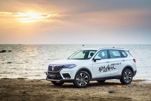 又一国产高端横空问世，售11-19万，网友：除了车标简直就一宝马