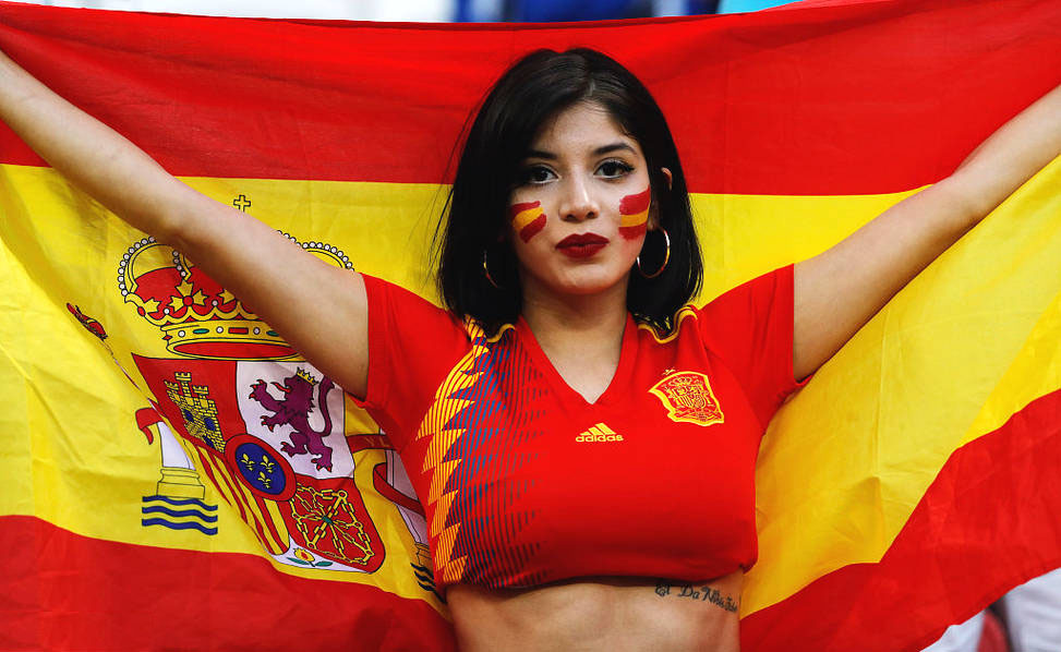 世界杯看台女生,世界杯看台上的女球迷