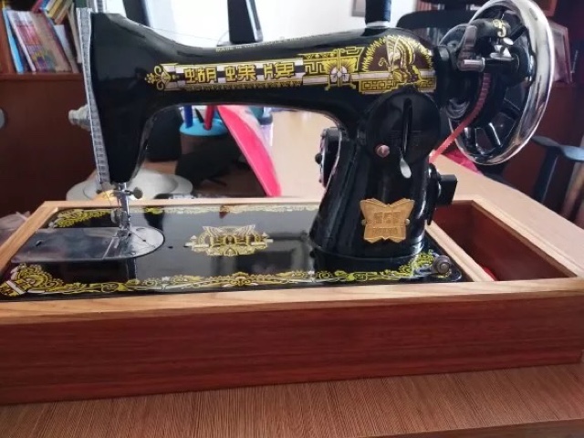 如何选一台适合自己的缝纫机,新手买缝纫机是脚踏好还是电机好