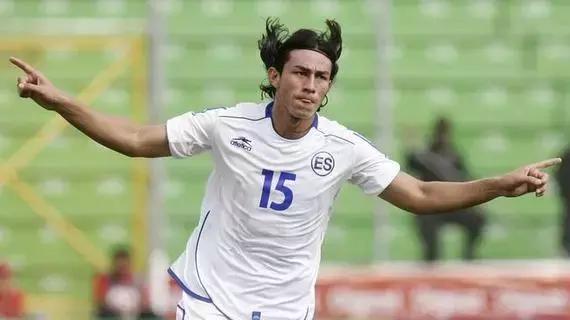 连白斩鸡都不如，这两支球队在世界杯上的表现比国足还烂！