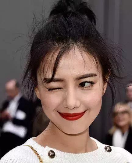 碎发多的女生可以怎么整理碎发,一招教你搞定碎发大人小孩都能用