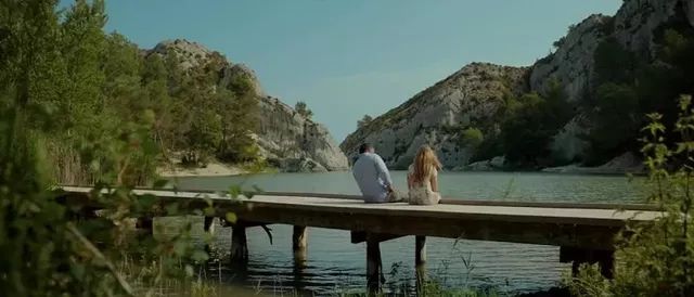 高冷大叔和小萝莉的故事，被法国人拍得这样随性感