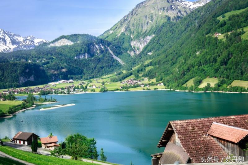 中国游客花100欧元坐一趟黄金列车，全程睡觉聊天谈奢侈品