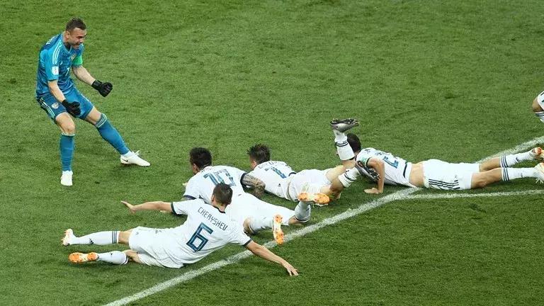 当铁桶阵遇上无攻阵还得踢点球