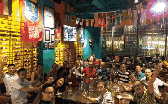 这该是佛山最独特的足球Pub,送完半打科罗娜还送鸡尾酒你点睇?