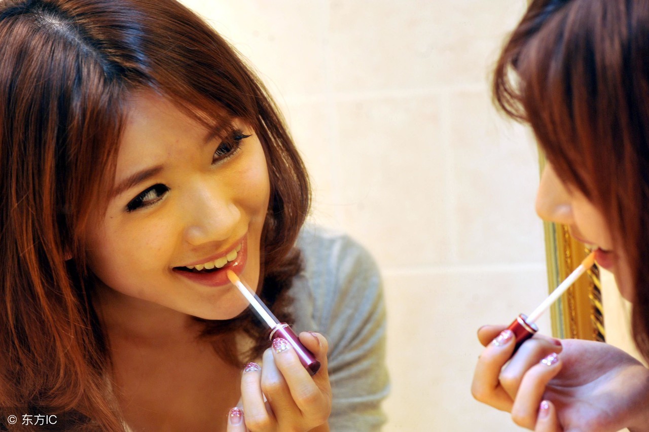 勾搭美女的聊骚记录被发到家族群里，亲戚们都炸了