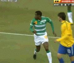 真摔？假摔？足球场上的独特艺术，C罗内马尔苏牙谁是假摔王？