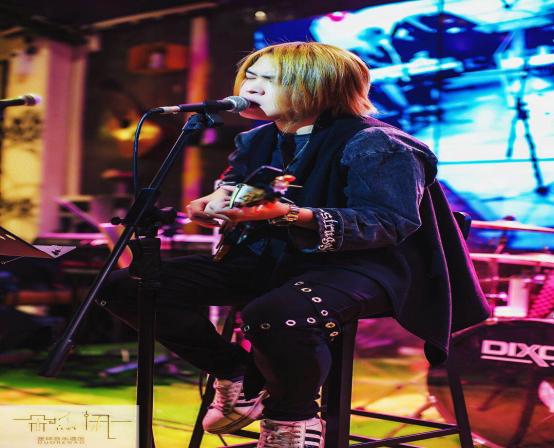 谢俊奇台湾,歌手谢俊奇