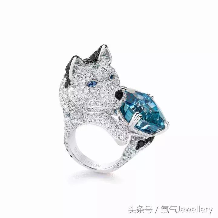 当百万珠宝遇上平民T恤牛仔裤