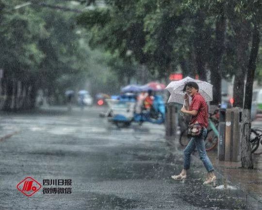 直击近段时间全国各地暴雨现场,直击多地暴雨汛情宜昌
