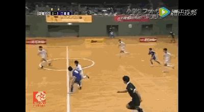 日本“妖星”险些掀翻“欧洲红魔”，他曾连过5人戏耍拜仁后防