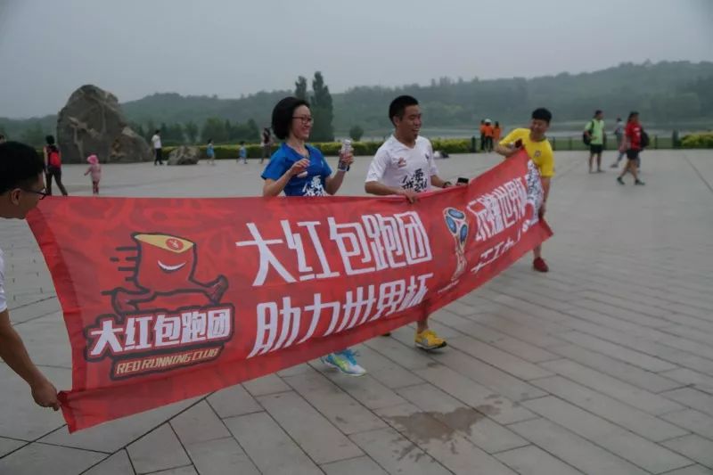 “生还是死”,正站在分岔路口的中国跑团