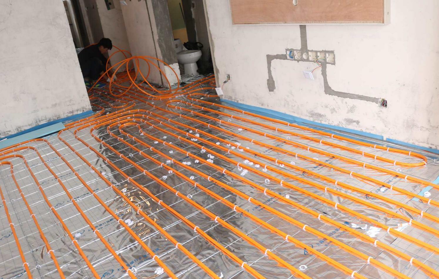 碳纤维地暖和水地暖哪个省钱,装水地暖还是碳晶地暖好