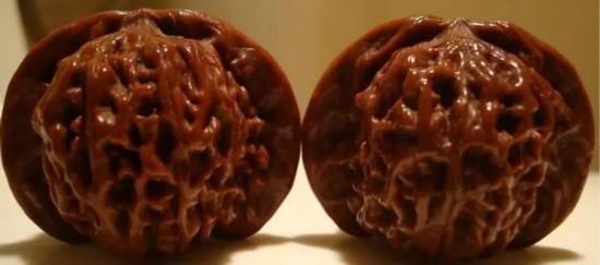 文玩核桃可以带到室外盘玩吗,文玩核桃红宝石盘玩后效果图