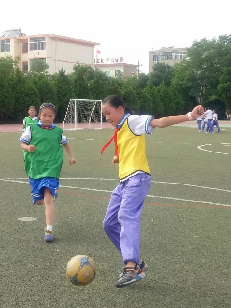 金昌市第四小学足球比赛,实验小学女子足球队