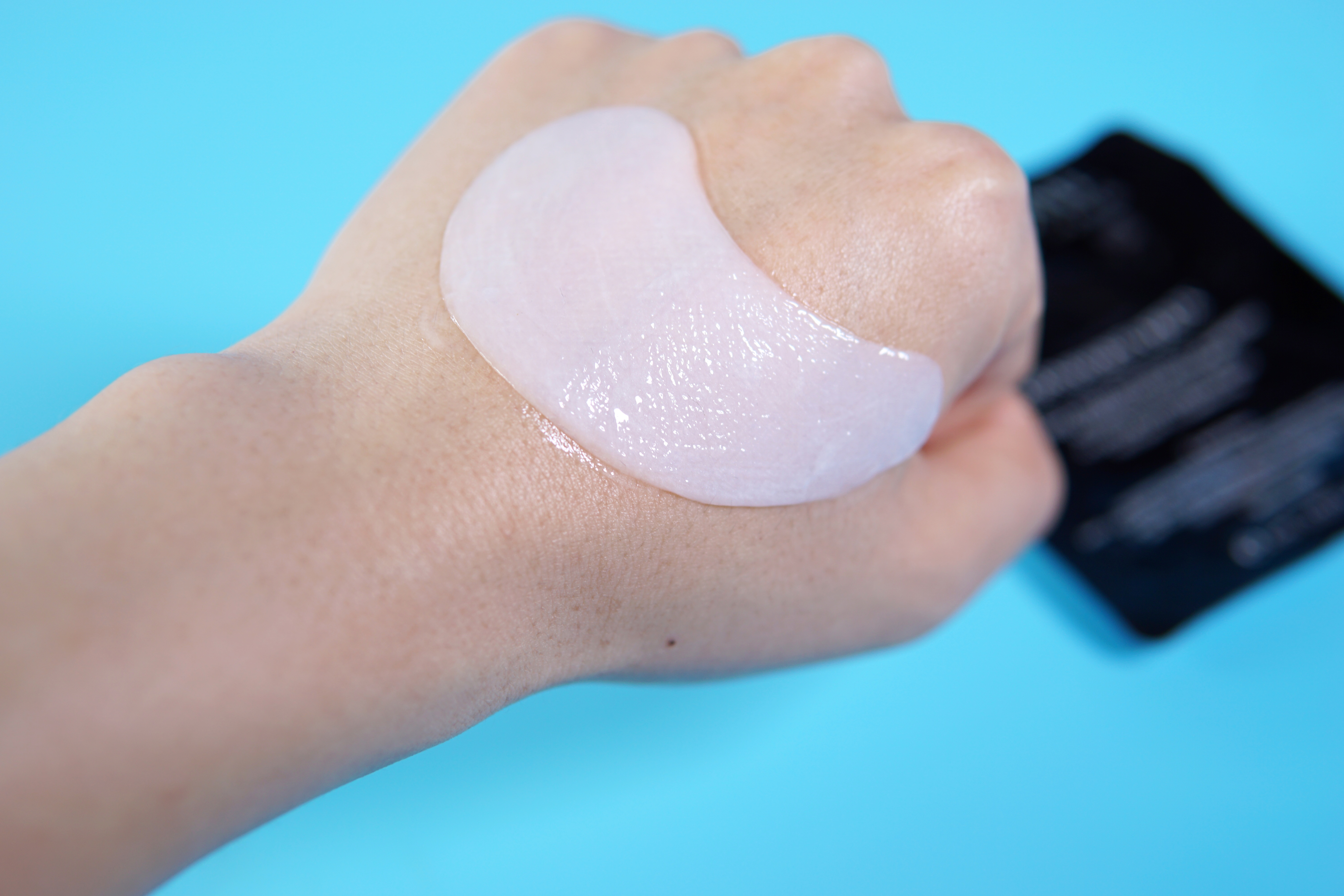 用了眼膜黑眼圈更重了,用了好多眼膜眼睛周围还是好干