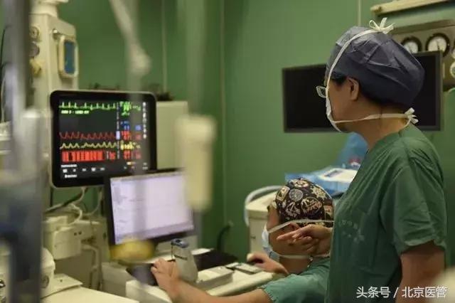 与时间赛跑成功抢救心梗患者,宫外孕大出血死里逃生捡回一命