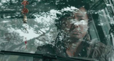 眼哭肿手拍红！还没上映就刷爆票圈！中国最需要的电影，终于出现