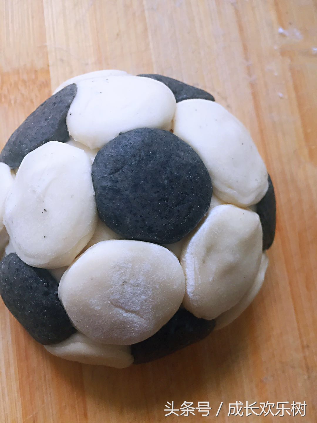 爸爸看世界杯，娃娃吃足球，好吃易学的足球馒头，一看就会