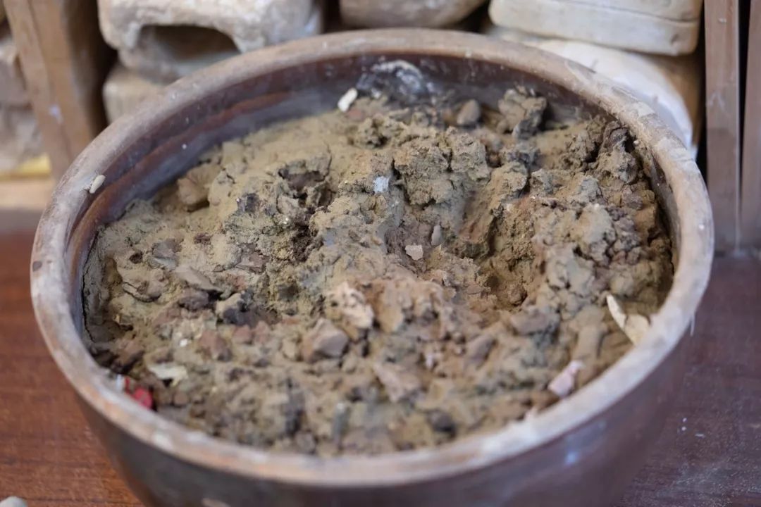 国际设计师们排队只为买这一块泥？在北京见着TA，都得叫“爷”！