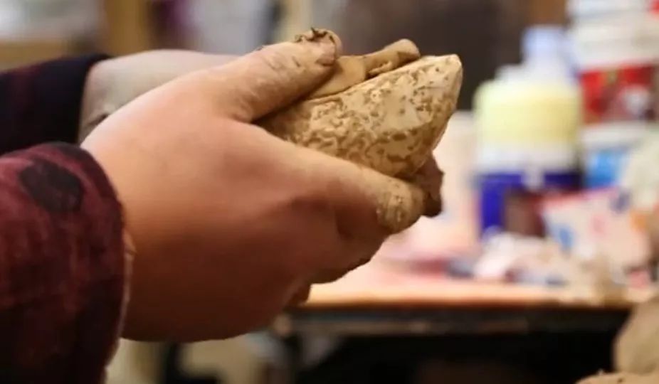 国际设计师们排队只为买这一块泥？在北京见着TA，都得叫“爷”！