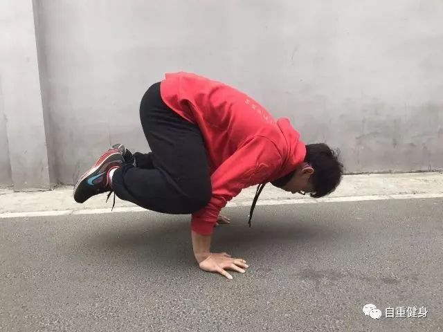 学会空中倒立,学会倒立就可以学的动作