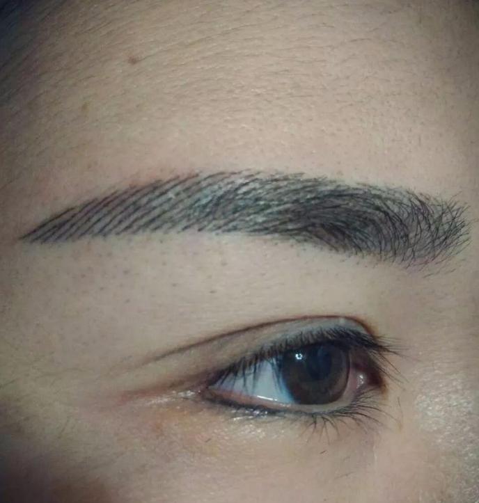 线条眉和丝雾眉的区别哪个好看,雾眉线条眉和丝雾眉区别