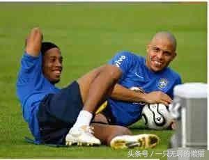 罗纳尔迪尼奥是因何堕落的,罗纳尔迪尼奥为什么巅峰期那么短