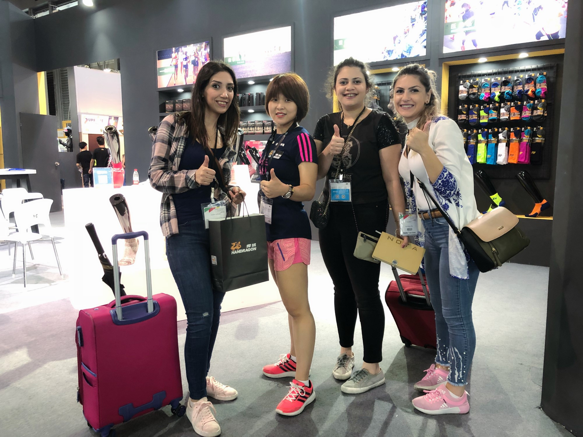 国内分类运动袜领导品牌悍将｜ISPOShanghai2018展会现场盛况