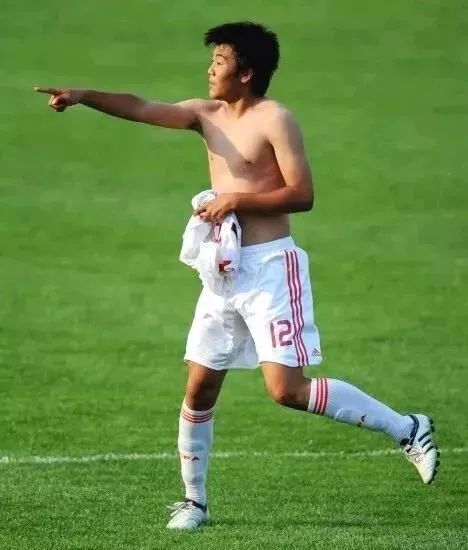 中国男足大吃大喝,中国男足伙食食谱