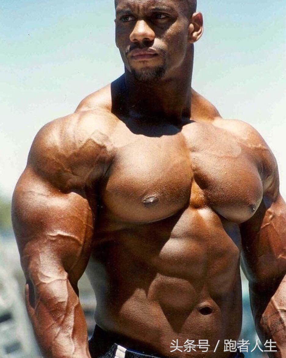 怎么样练胸肌可以让胸肌更有型,锻炼胸肌最快的方法空手练胸肌