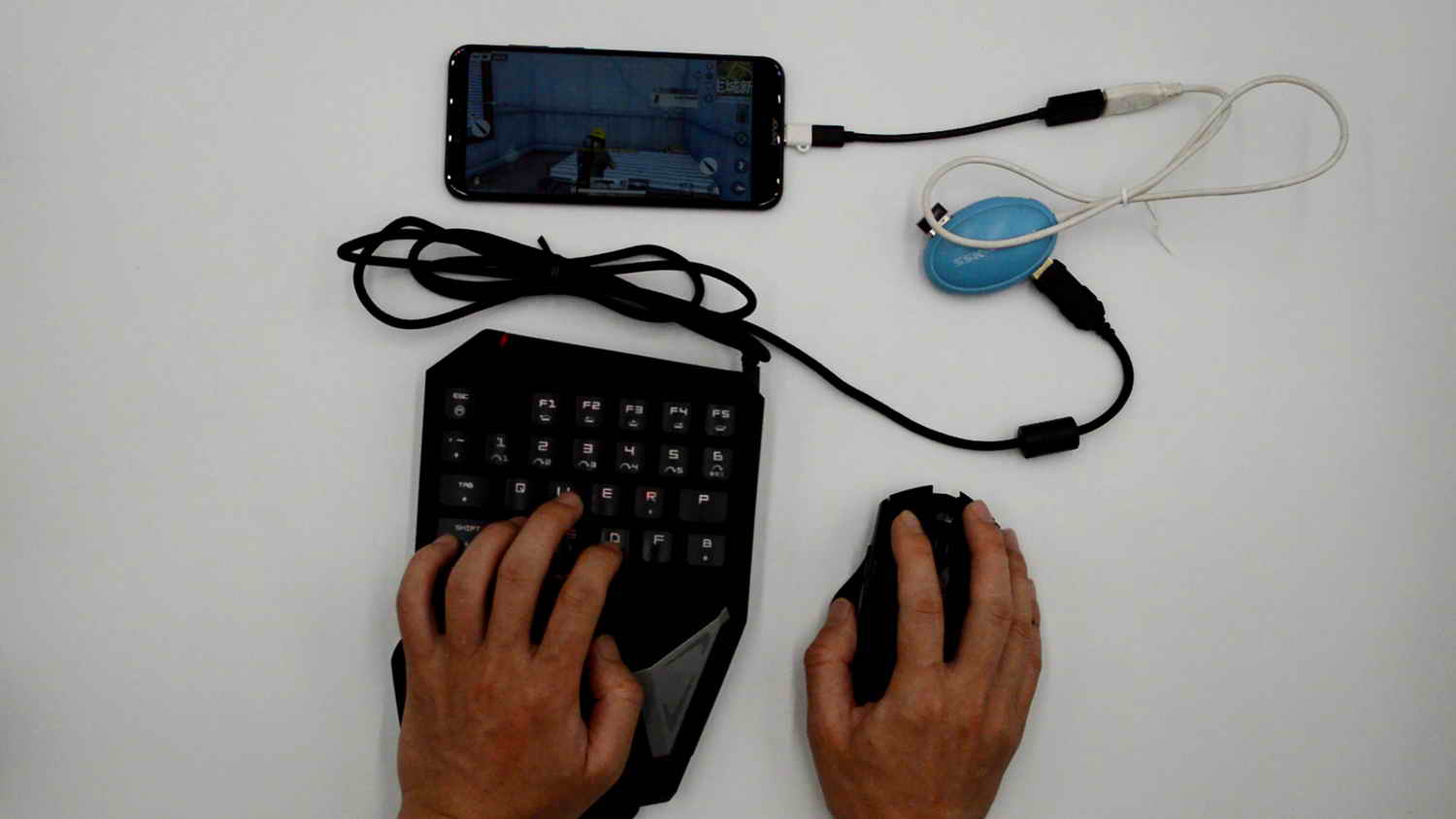 骚操作！荣耀Play还能这样玩电脑游戏，你只需要3样法宝