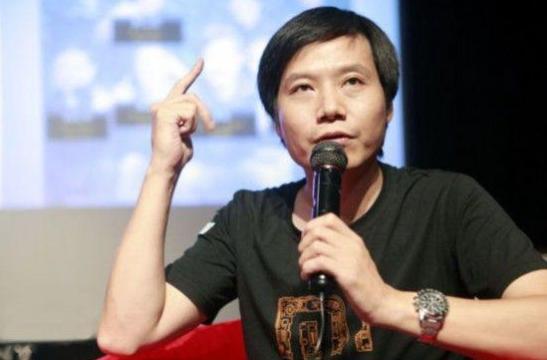 小米香港上市，雷军始终不忘最初的100名米粉，不愧是良心企业家
