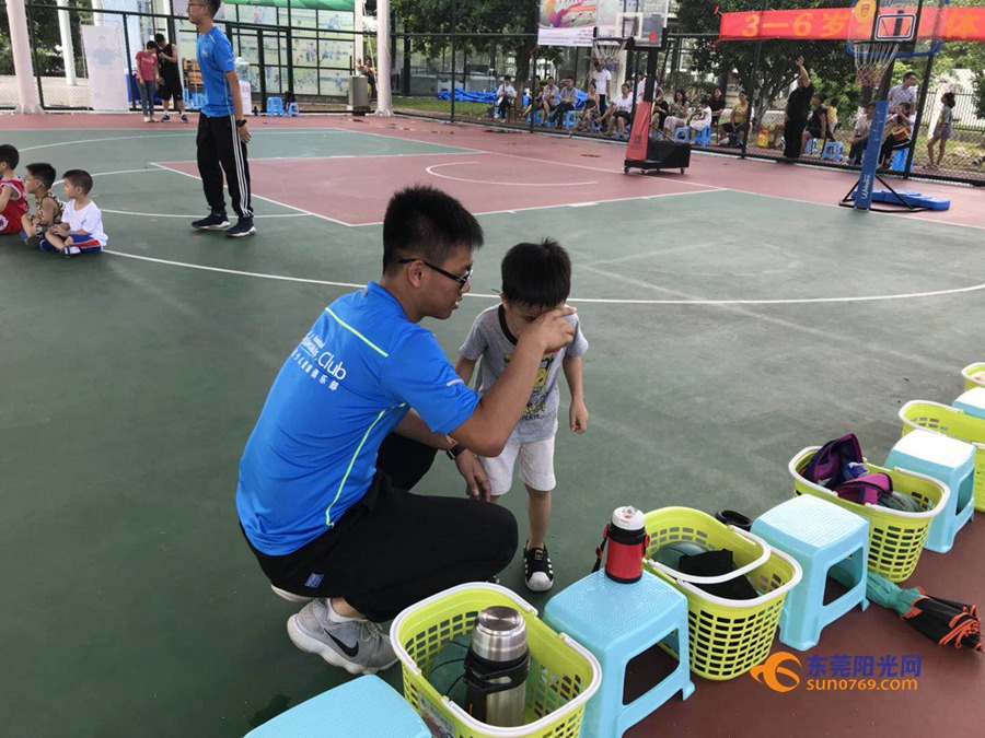 小孩学习父母要陪着一起学习吗,东莞儿童暑假培训