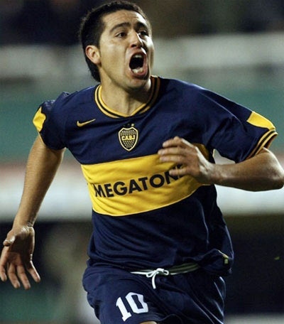 足坛中场大师伊涅斯塔精彩集锦,世界级足球中场哈维伊涅斯塔