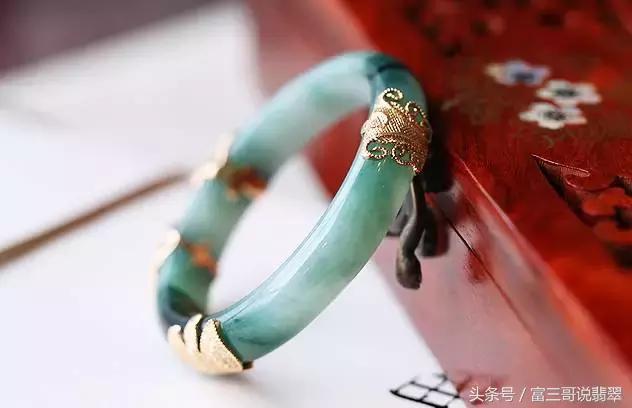 翡翠手镯断了如何处理,翡翠手镯断了怎么办