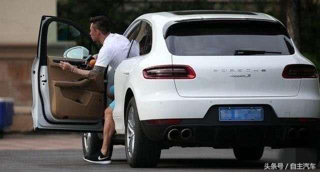 国足的豪车,中国男足最新座驾