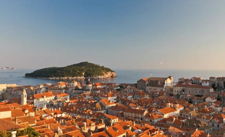 世界杯克罗地亚门将被贴脸质问,克罗地亚守门员被追