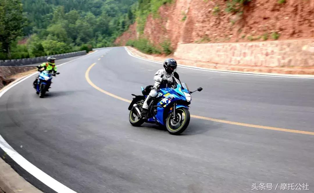 铃木155街车试驾感受,济南铃木极客飒gixxer155和gxs250