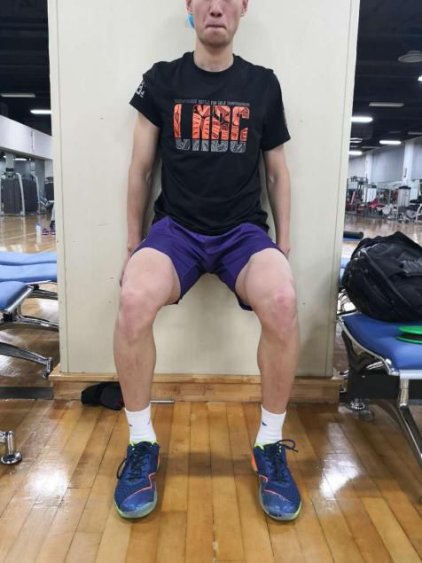 右膝关节软骨损伤怎么锻炼,膝关节软骨损伤2级严重吗