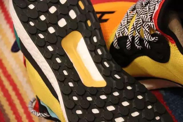 我的意中人会踏着七彩祥云来接我,我的意中人会踏着七彩祥云而来