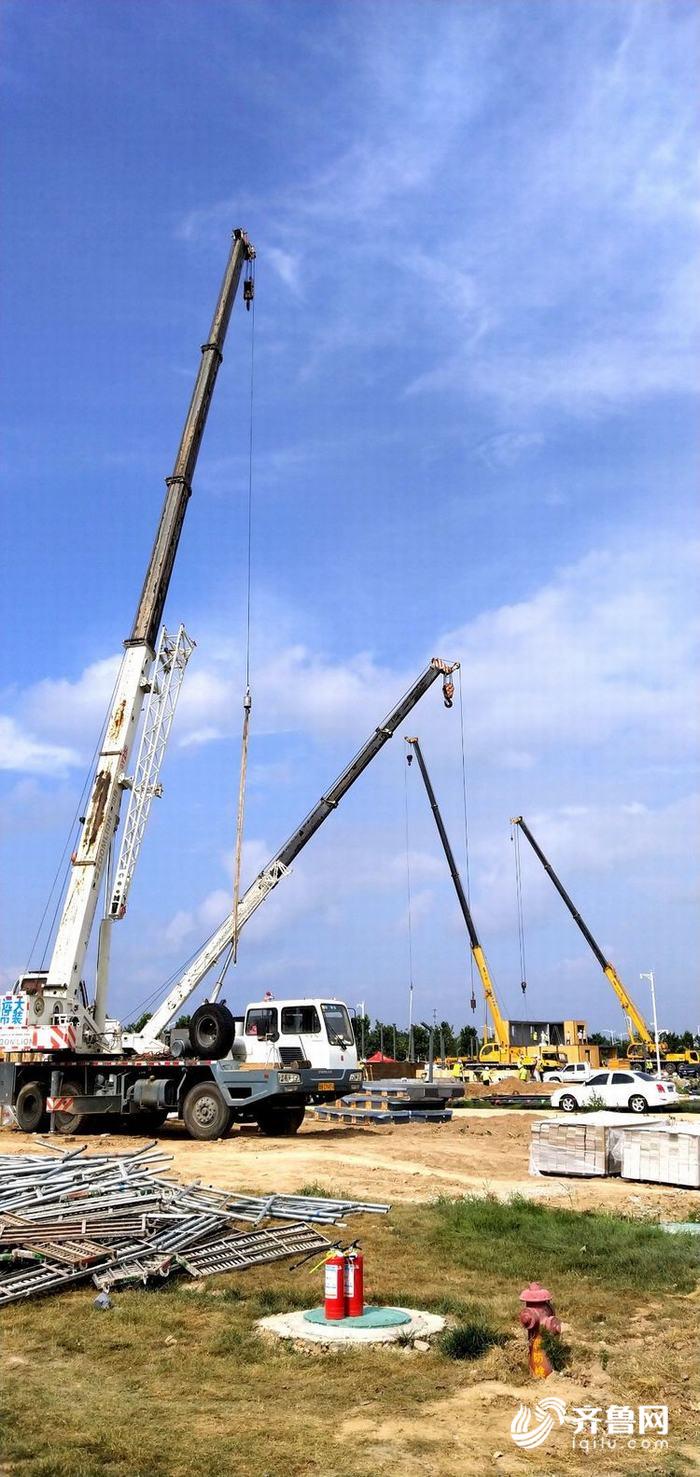 蓝天白云下的小镇,蓝天白云太阳能