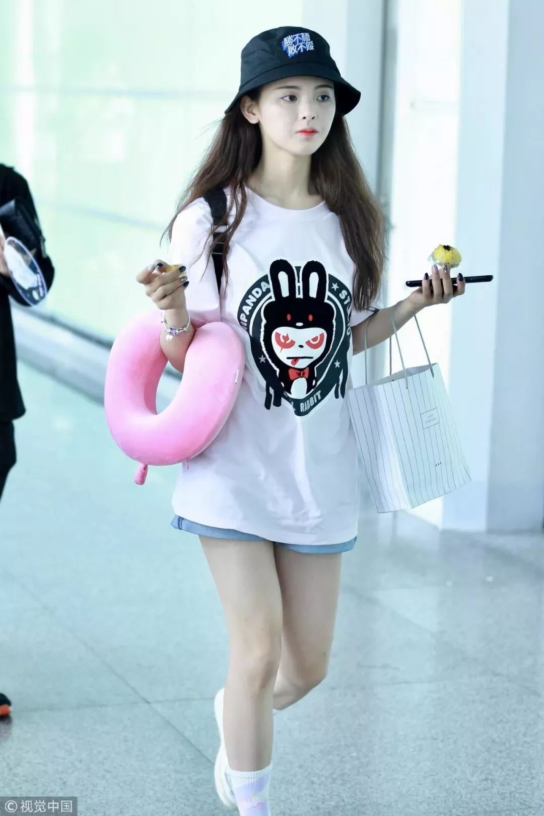 oversizetee穿搭,教你几种白tee的时尚穿法