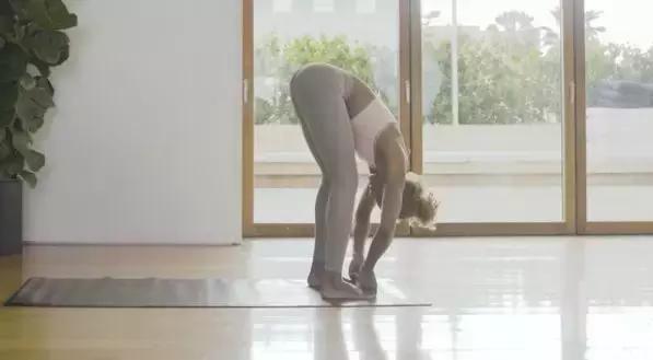 瘦腿拉筋板初级怎么练,正确拉筋方法一周瘦15斤