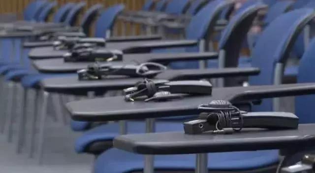 湖北的国际“朋友圈”大揭秘！德甲联赛上挂起海报：“拜仁慕尼黑欢迎潜江”……