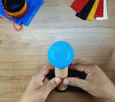 拿出胶水和纸卷,你能比中国足球队先拿到世界杯