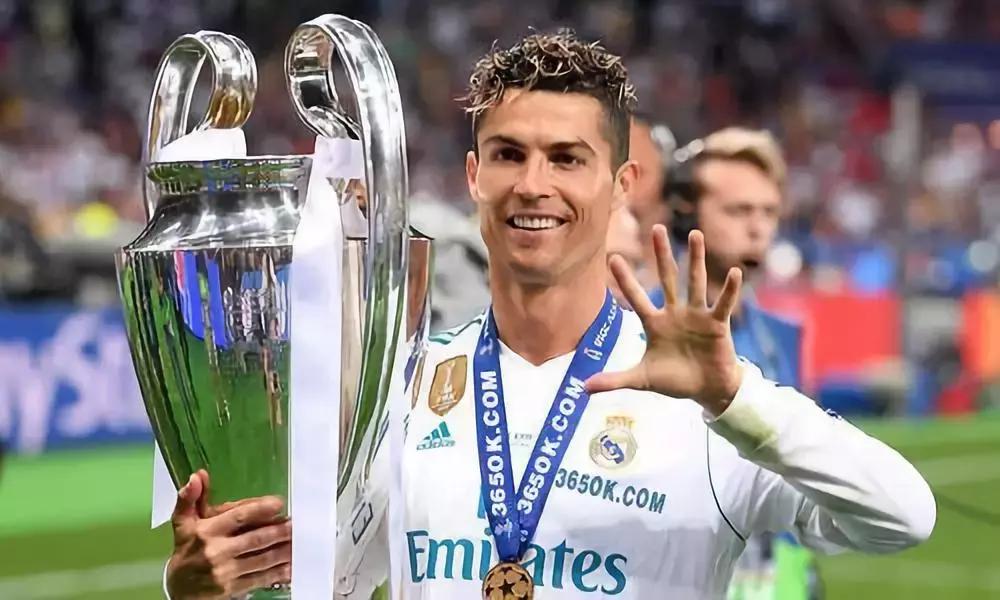 你九年前的身影永远在我们眼前飘荡——C罗