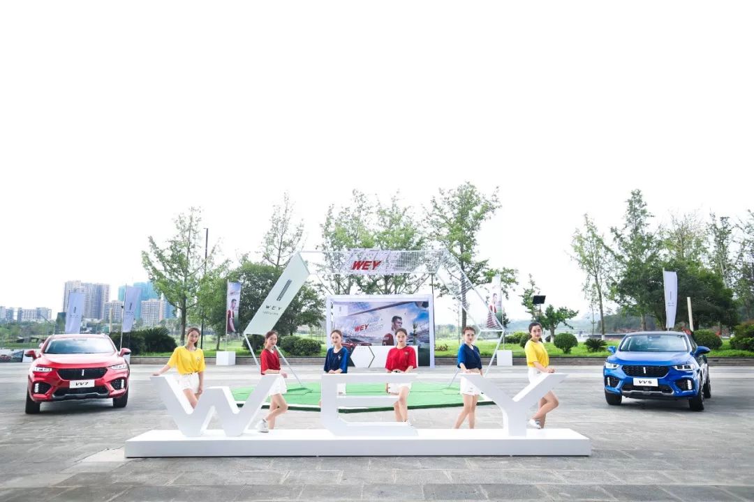 汽车与足球结合,足球vs汽车视频